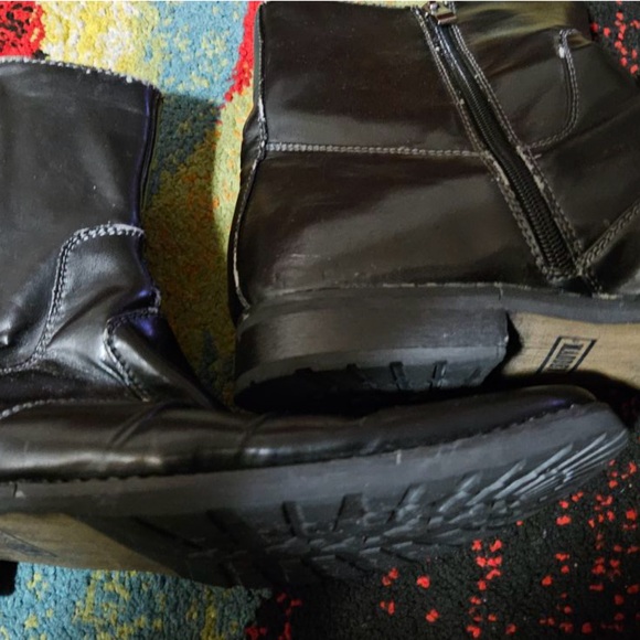 Steve Madden Chelsea Boots - Picture 3 of 3